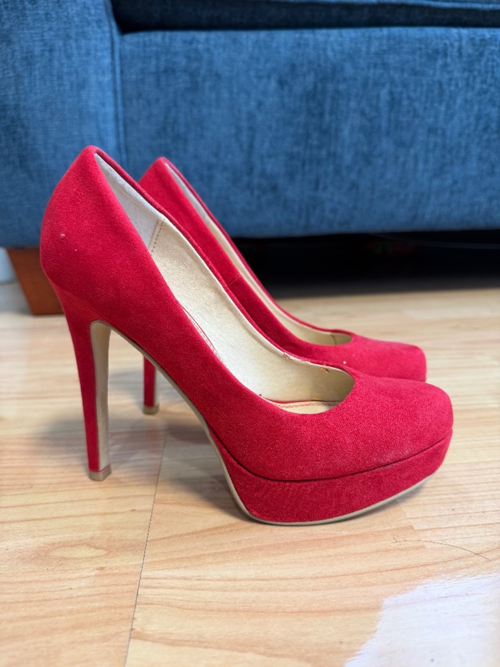 Red Heels - Picture 2 of 5